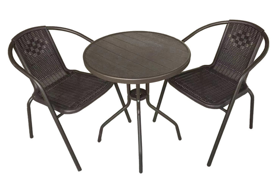 3 zestaw ogrodowy stół z drewna i krzesło z wikliny PP Bistro